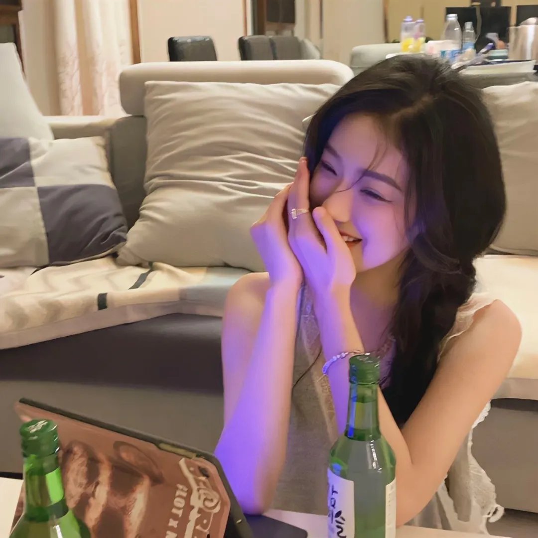 穿网球鞋的电脑
